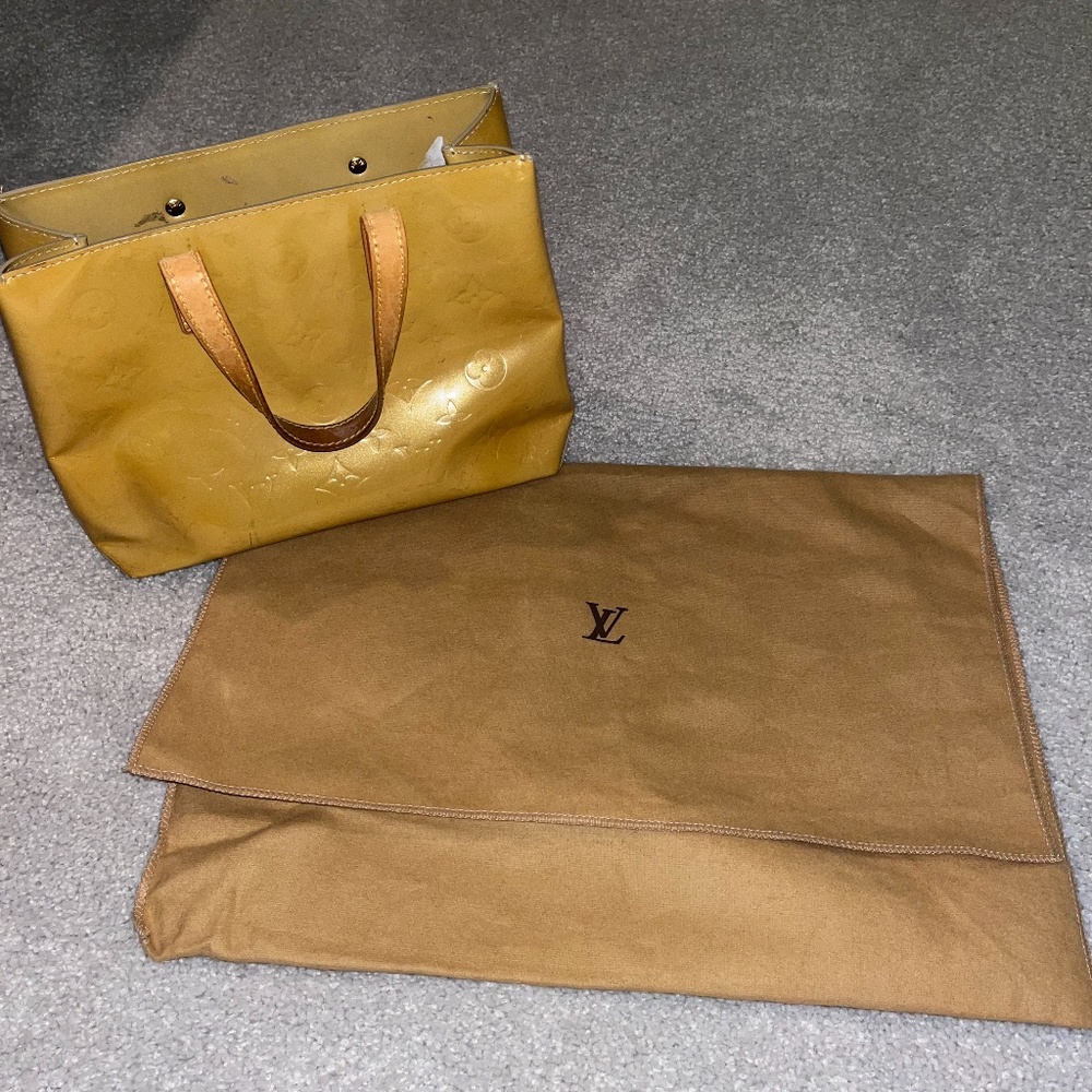 Louis Vuitton Beige Monogram Cuir Verni